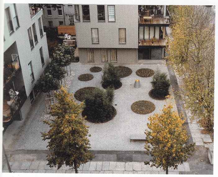 Ruppiner Strabe 43 residential building in Mitte-Berlin. rear garden photo of the two buildings 