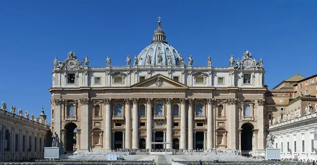 Architecture and Art: Evolution of Form in Architecture. The Main facade of Saint Peter's Basilica, Rome