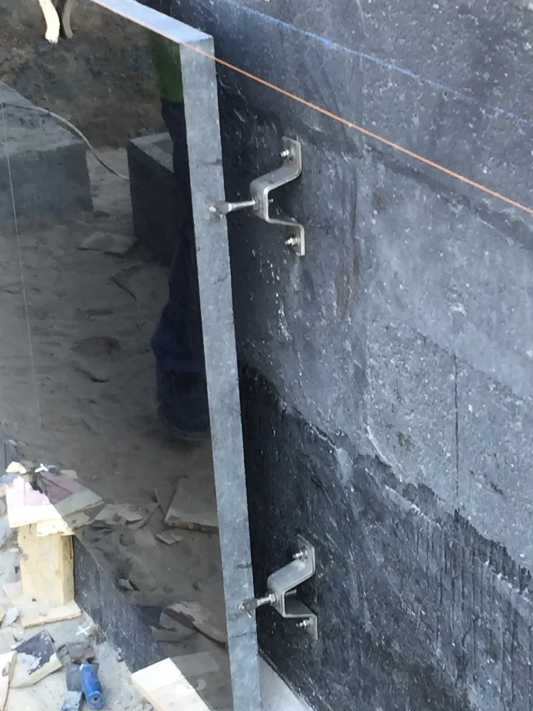 Architects / 12 site supervision steps: The consultant. the complex detailing of building stone cladding.