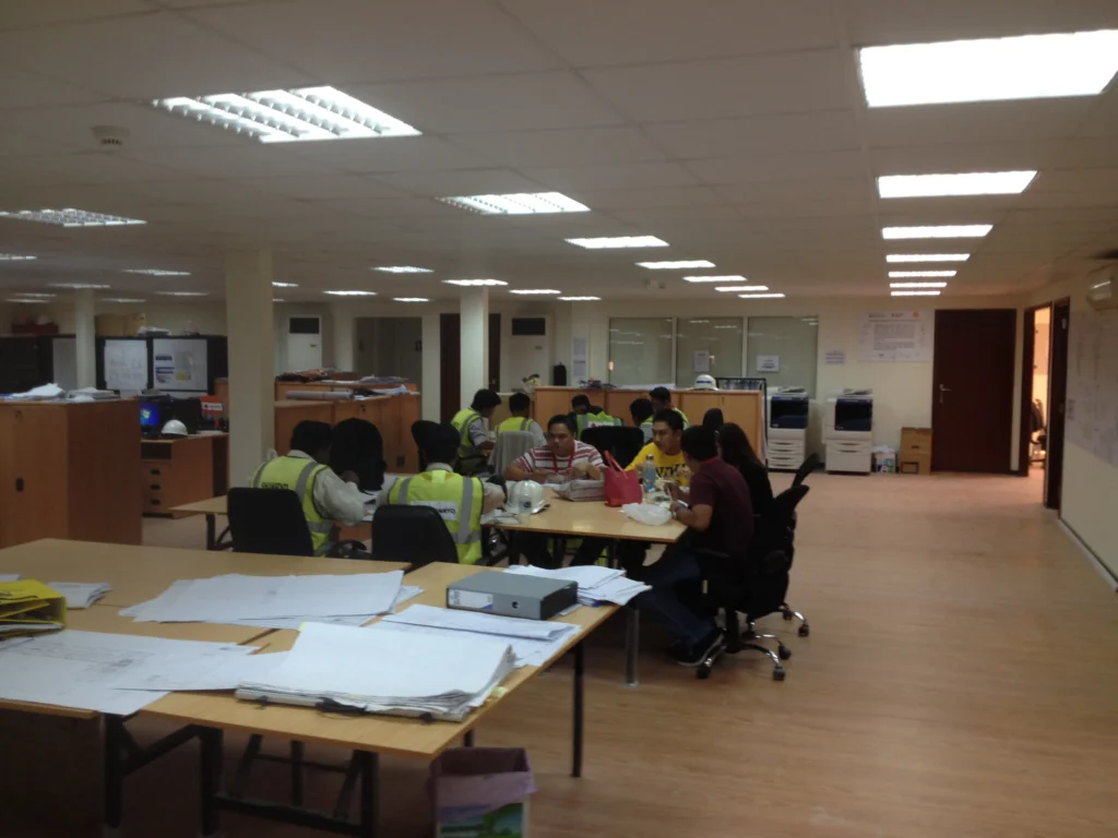 Architects / 12 site supervision steps: team building is the fourth. a company team built from different countries and backgrounds in harmony.