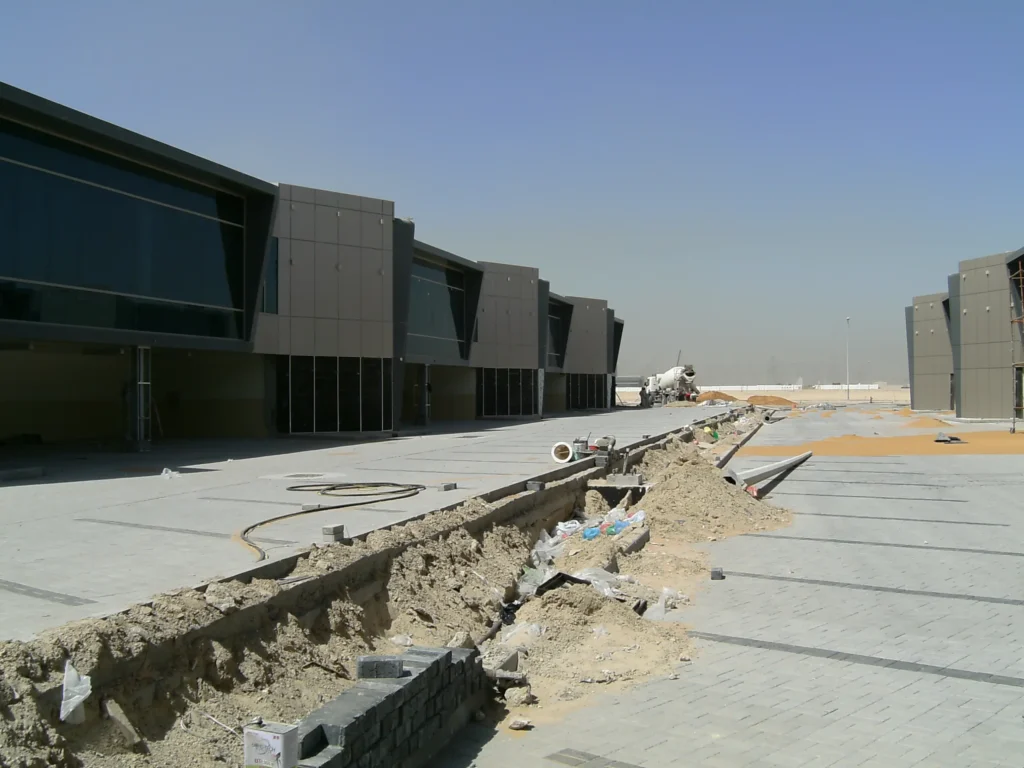 Architects / 12 site supervision steps: The consultant. industrial project Gulf region.